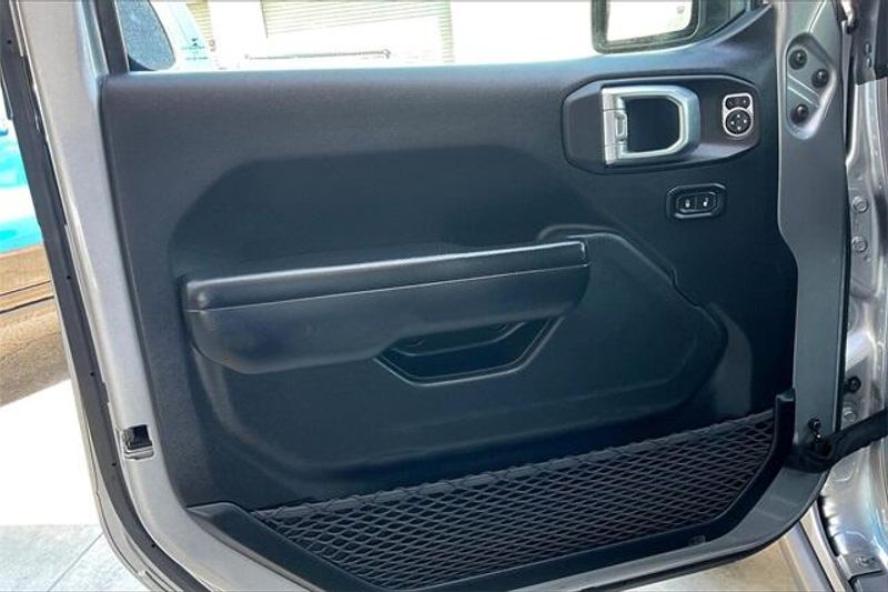 Used 2021 Jeep Gladiator WillysImage 22