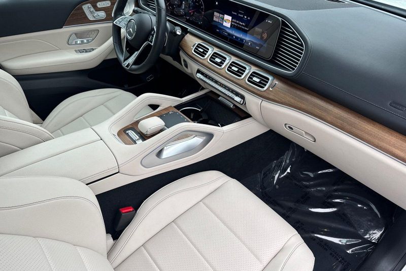 Used 2025 Mercedes-Benz GLS 450Image 19