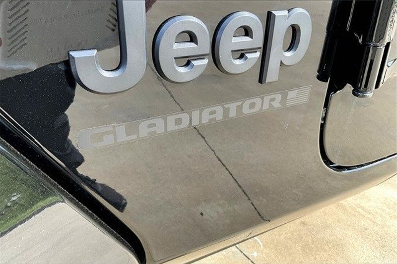 2024 Jeep Gladiator Sport S 4x4Image 18