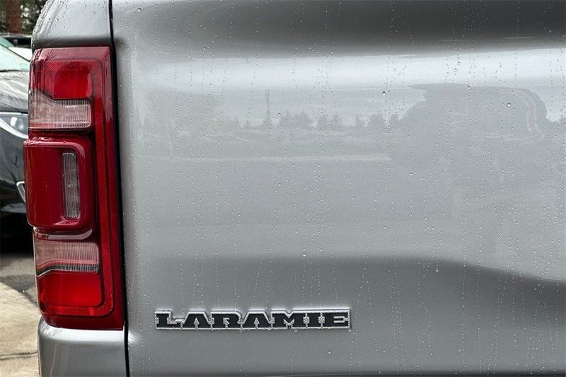 2024 RAM 1500 Laramie Crew Cab 4x4 5'7' Box