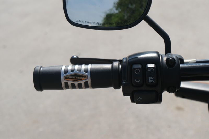 Used 2019 HARLEY FXDR 114 BLACK Image 13