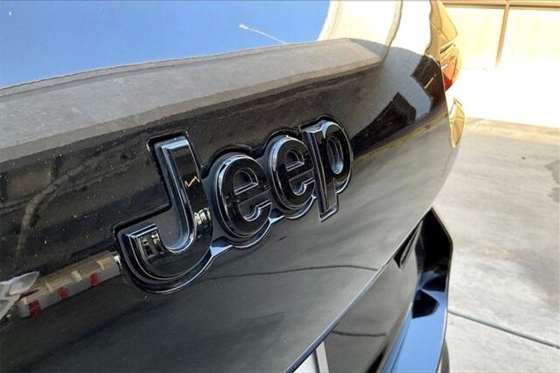 Used 2024 Jeep Grand Cherokee L AltitudeImage 31