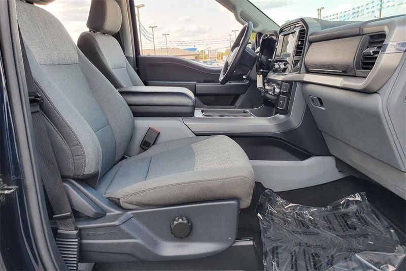 2022 Ford F-150 XLT photo 22