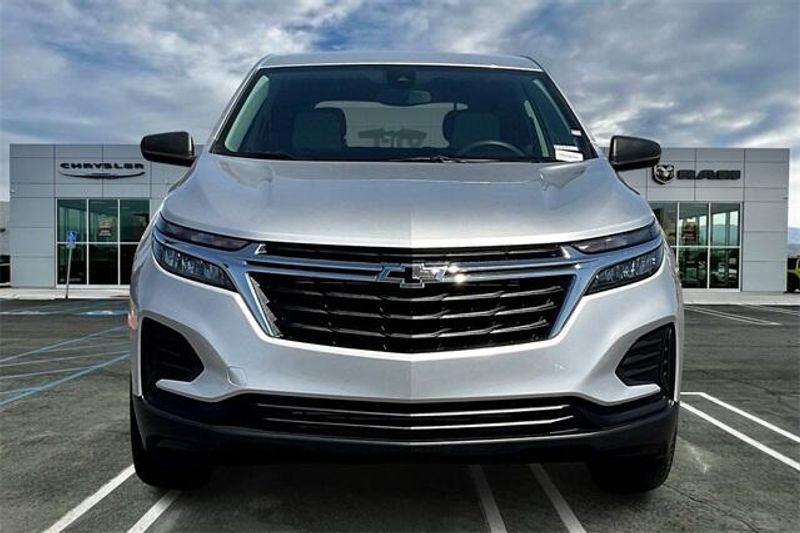 2022 Chevrolet Equinox LSImage 2