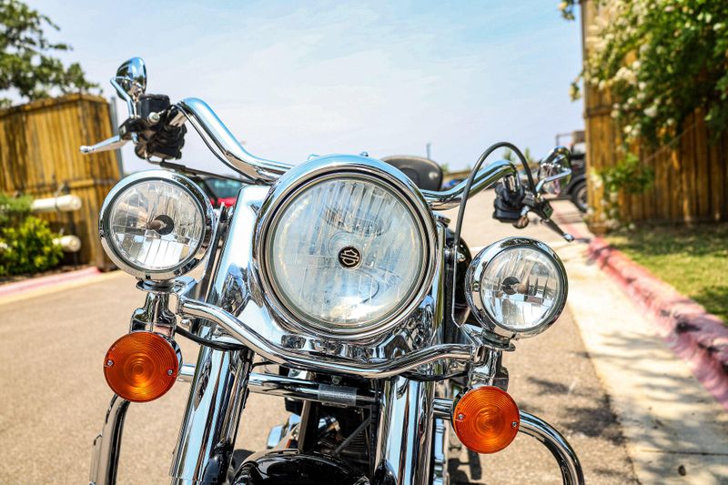 2007 HARLEY ROAD KING CLASSIC  BLACK Image 2