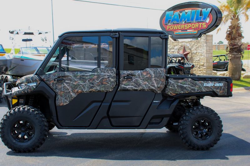 2025 Can-Am DEFENDER MAX LIMITED CAB HD10 WILDLAND CAMO Image 2
