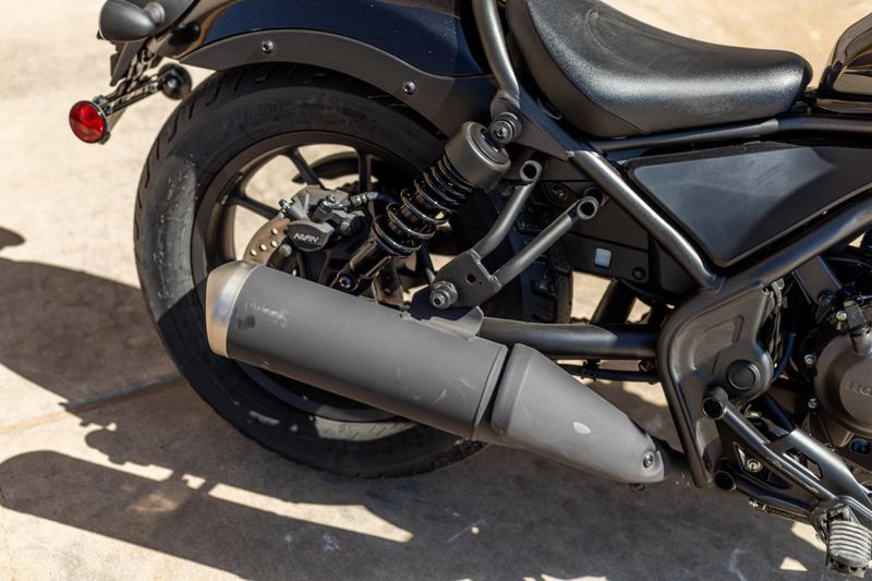 2025 Honda REBEL 300 MATTE BLACK METALLIC Image 10