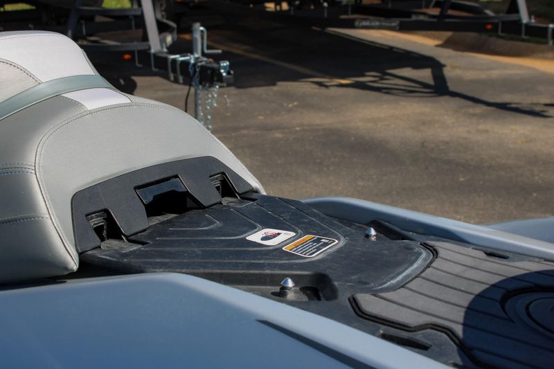 2021 SEADOO GTX 300 LTD SILVER Image 23