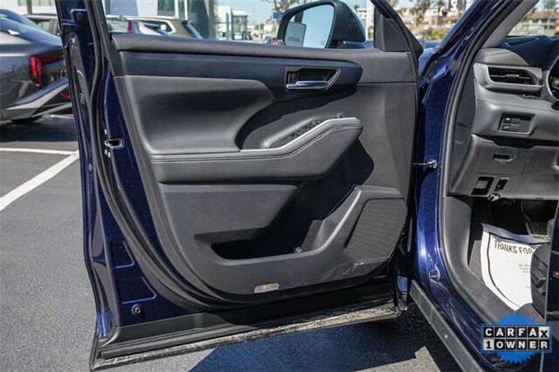 Used 2022 Toyota Highlander XLEImage 20
