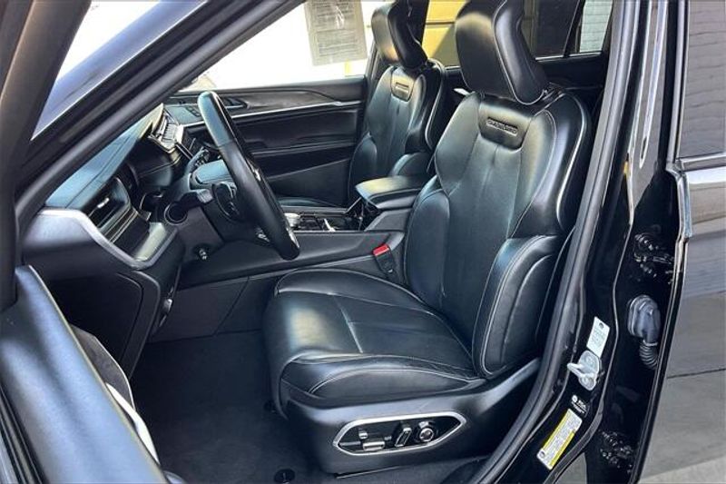 Used 2022 Jeep Grand Cherokee L OverlandImage 24