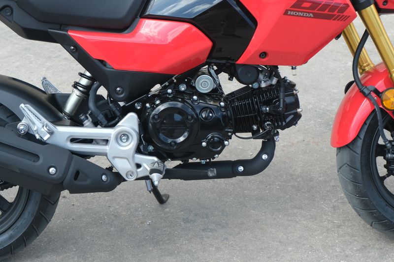 2025 Honda GROM CHERRY RED Image 16