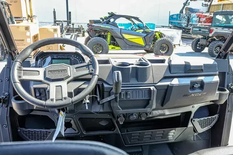 NEW 2025 POLARIS RANGER CREW XP 1000 PREMIUM Image 16