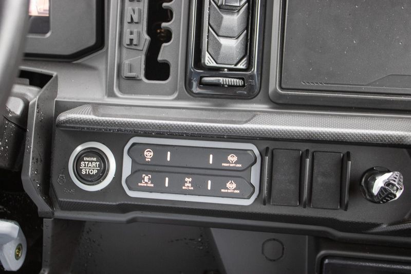 NEW 2026 CAN-AM DEFENDER MAX XT CAB HD11 Image 17