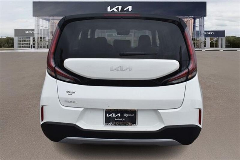 New 2025 Kia Soul LXImage 4