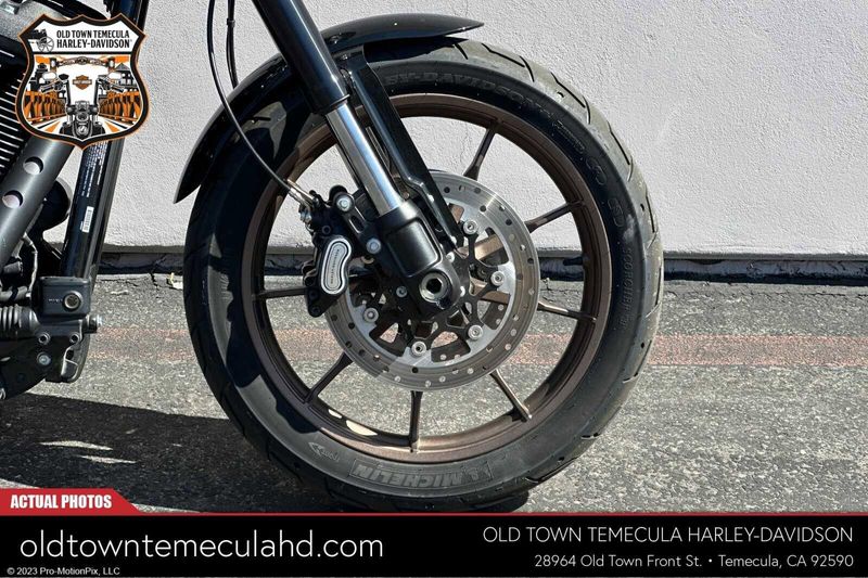 2021 Harley-Davidson Softail in a Black exterior color. BMW Motorcycles of Temecula – Southern California (951) 506-6903 bmwmotorcyclesoftemecula.com 