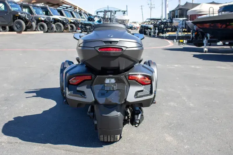 NEW 2026 CAN-AM SPYDER RT LIMITED Image 4