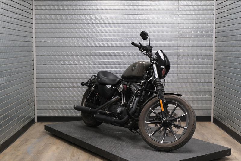 USED 2019 HARLEY SPORTSTER IRON 883 Image 1