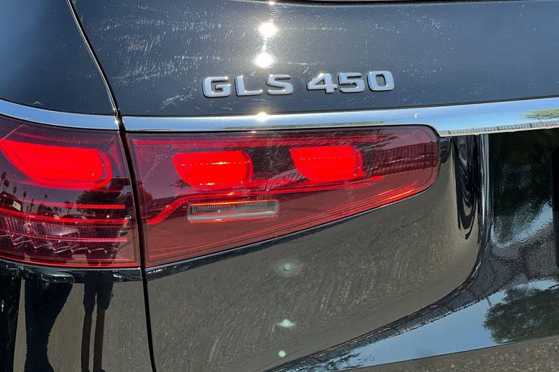 2025 Mercedes-Benz GLS 450Image 36