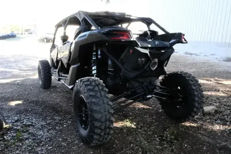 2025 Can-Am MAVERICK X3 MAX X RS TURBO RR TRIPLE BLACKImage 2