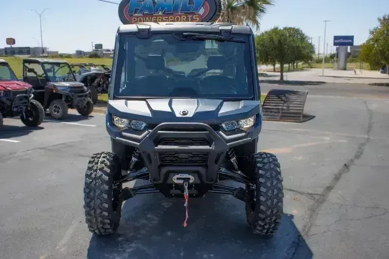 NEW 2026 CAN-AM DEFENDER PRO LIMITED CAB HD10 Image 4