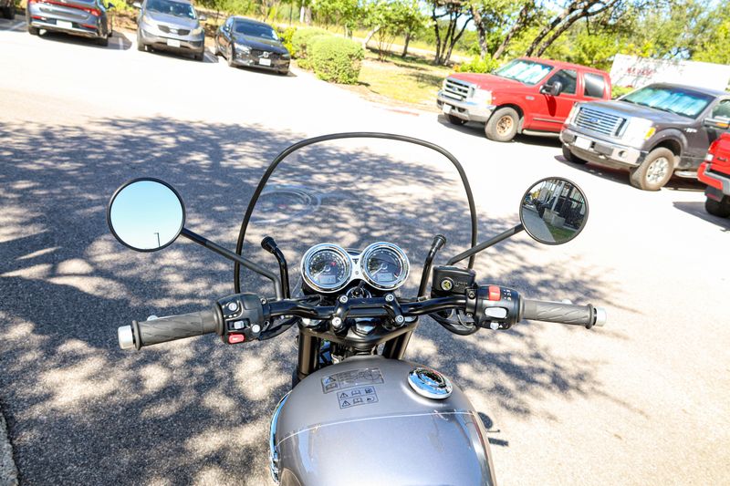 USED 2025 TRIUMPH BONNEVILLE T120 Image 7