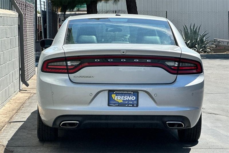 2021 Dodge Charger SXT photo 5