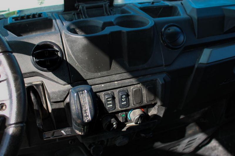2023 Polaris RGR CREW XP 1000 NS PREM  SUPER GRAPHITE Premium Image 24