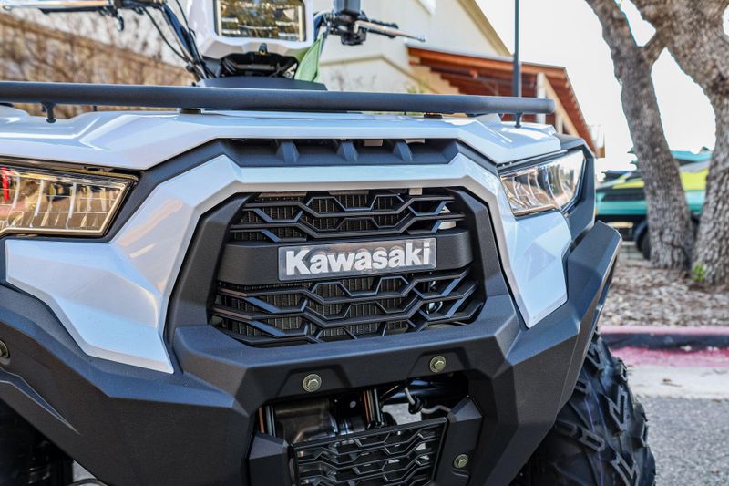 2025 Kawasaki BRUTE FORCE  450 4X4 WHITE Image 19