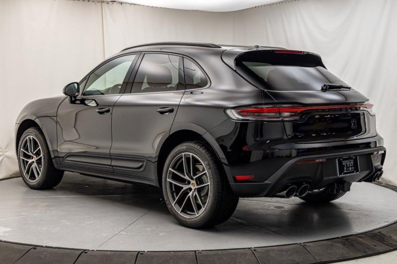 2024 Porsche Macan Image 3