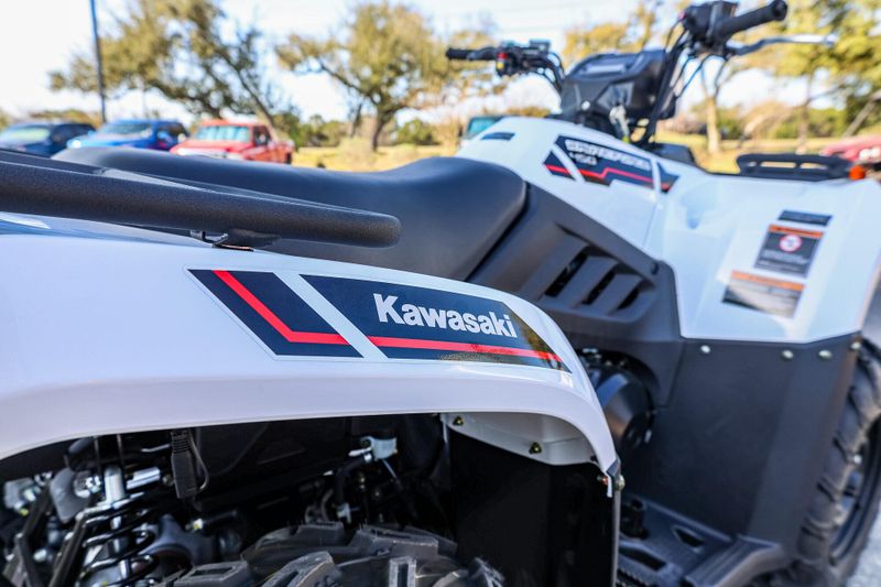 2025 Kawasaki BRUTE FORCE  450 4X4 WHITE Image 9