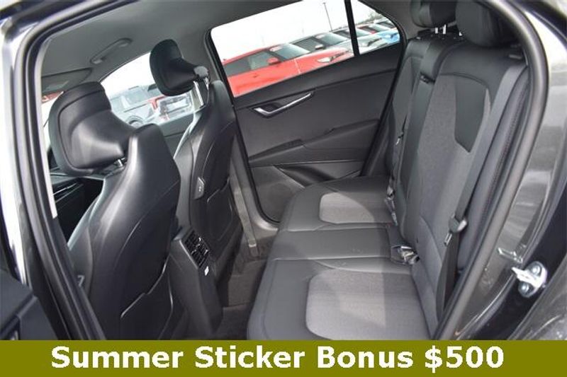 2025 Kia Niro EXImage 17
