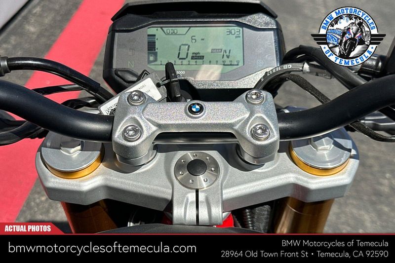 2025 BMW G 310 RImage 17