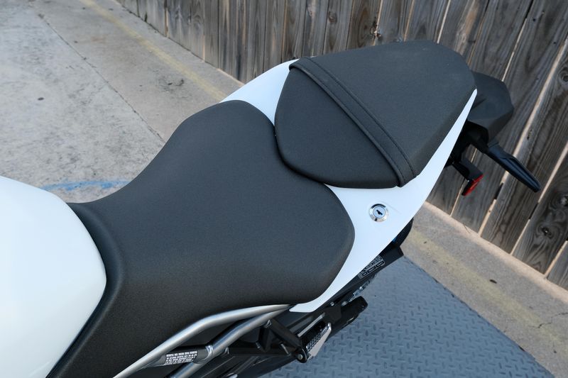 NEW 2026 SUZUKI GSX8R Image 17