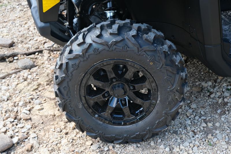 2025 Can-Am DEFENDER DPS HD7 COMPASS GREEN Image 24