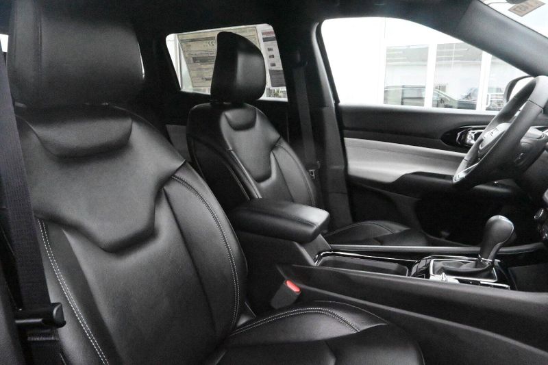2025 Jeep Compass LimitedImage 15