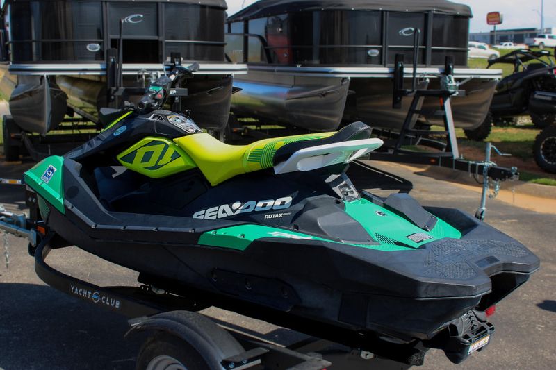 2021 SEADOO SPARK 3 UP GREEN Image 20