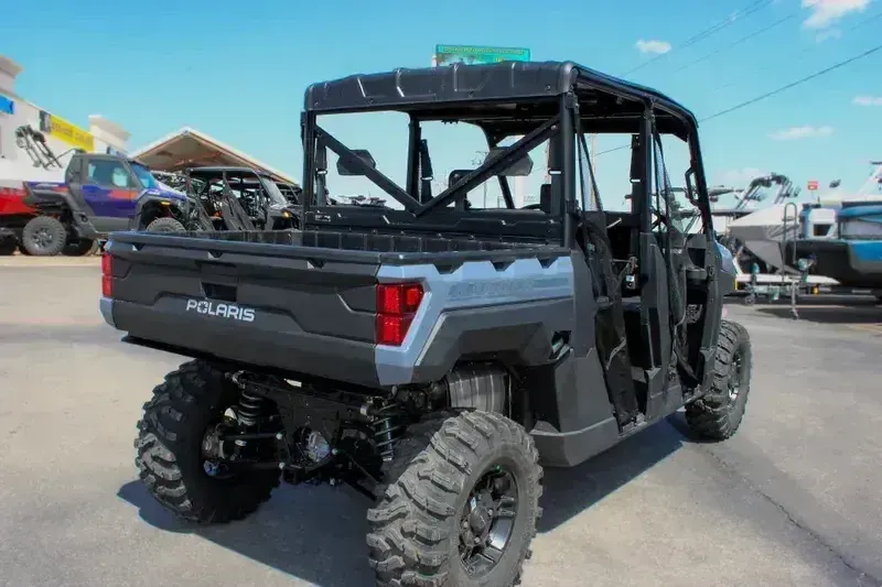 2025 Polaris RANGER CREW XP 1000 PREMIUM STEALTH GRAY Image 6