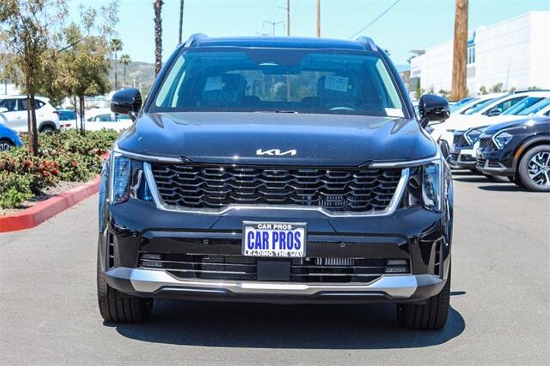 New 2025 Kia Sorento SXImage 3