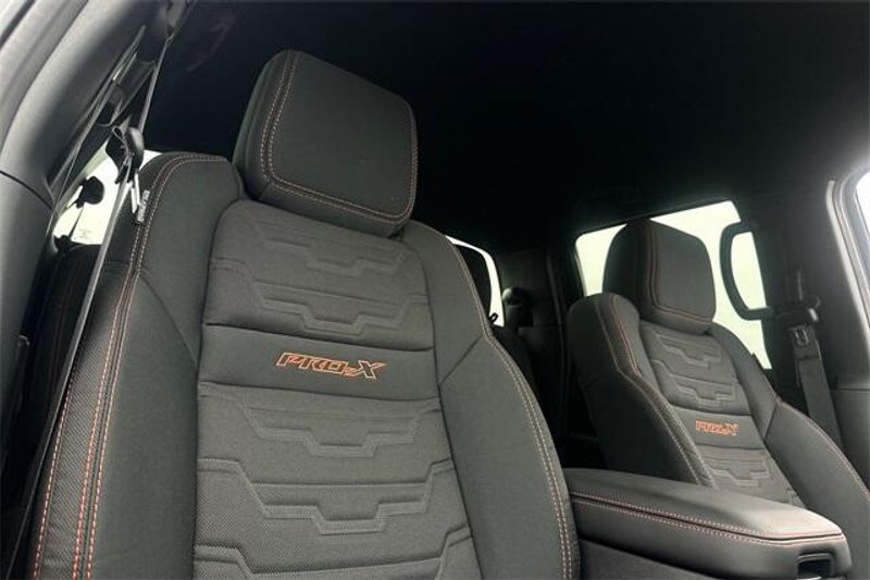 New 2025 Nissan Frontier PRO-XImage 13