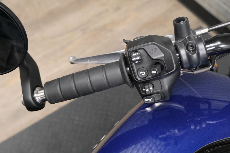 NEW 2025 INDIAN MOTORCYCLE SCOUT BOBBER LIMITED WITH TECH PACKAGE  Family PowerSports (877) 886-1997 familypowersports.com 