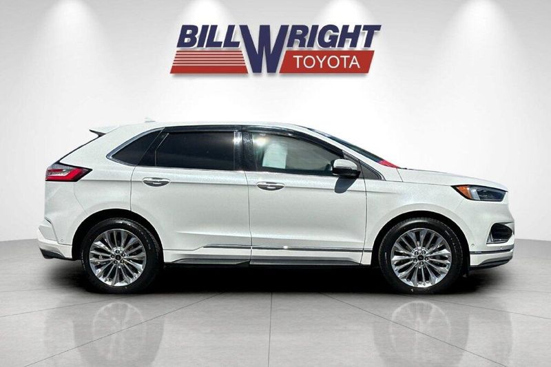 Used 2020 Ford Edge TitaniumImage 2