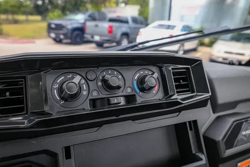NEW 2025 KAWASAKI RIDGE XR DELUXE HVAC Image 28
