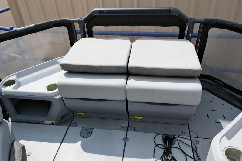 USED 2023 SEADOO SWITCH Image 9