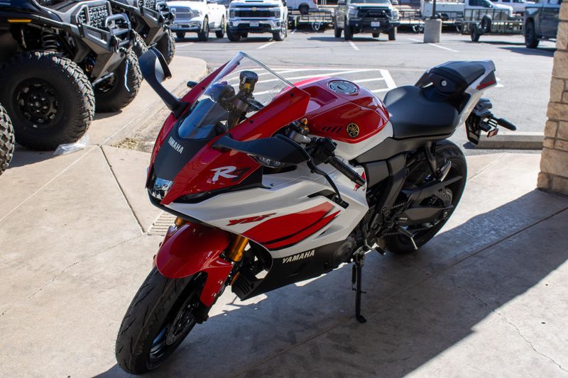 NEW 2026 YAMAHA YZF-R7 70TH ANNIVERSARY EDITION Image 2