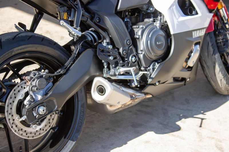 NEW 2026 YAMAHA YZF-R7 70TH ANNIVERSARY EDITION Image 9
