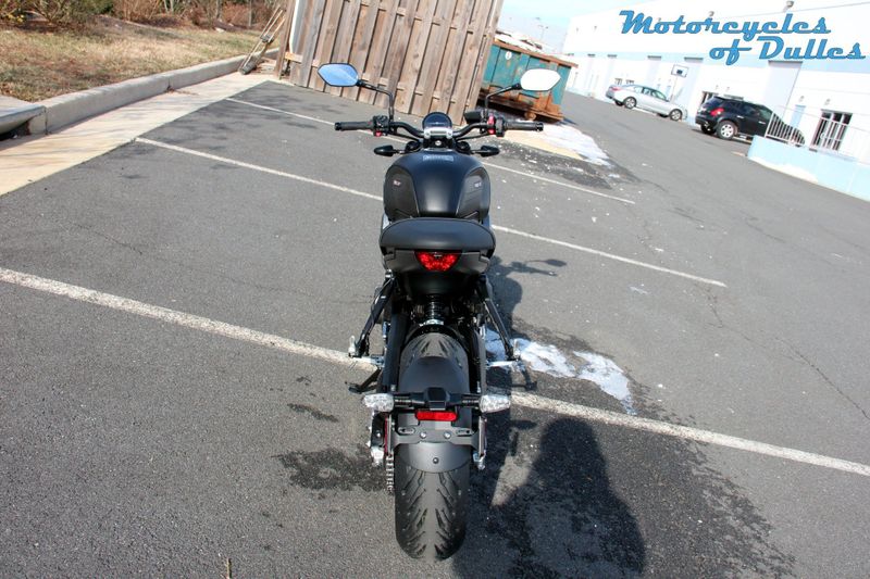 2023 Triumph Trident in a Matte Jet Black/Matte Silver Ice exterior color. Motorcycles of Dulles 571.934.4450 motorcyclesofdulles.com 