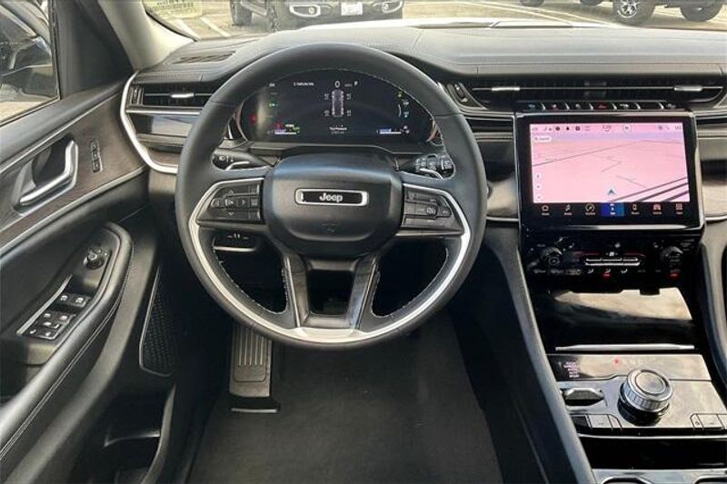 2022 Jeep Cherokee Limited 4xe photo 4