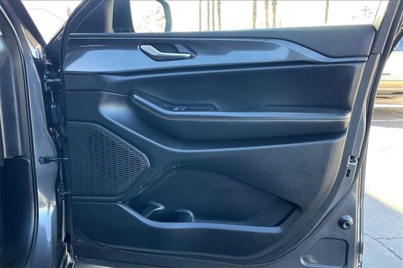 2023 Jeep Grand Cherokee LaredoImage 23