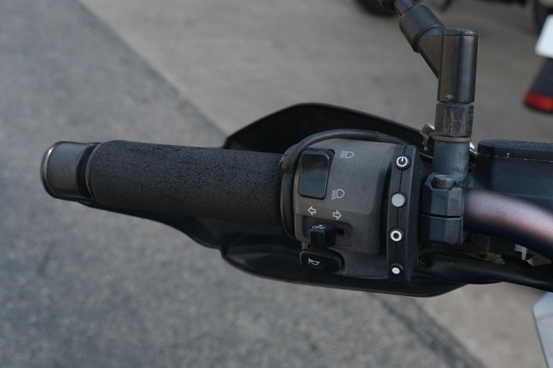 USED 2012 YAMAHA SUPER TENERE Image 23
