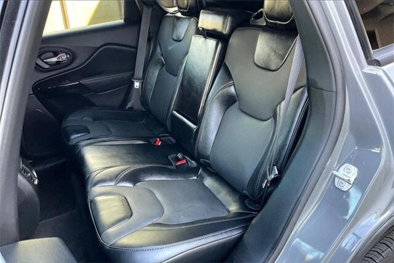 Used 2023 Jeep Cherokee AltitudeImage 25